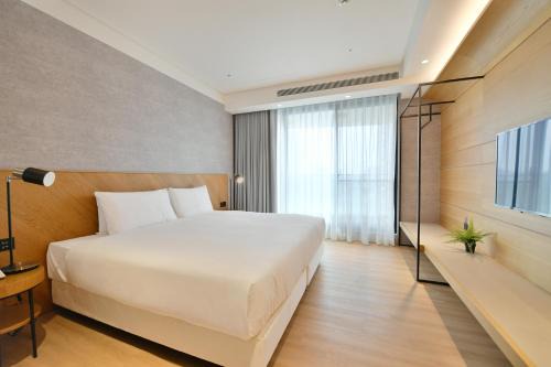 Sanchong Hotel | Family-Friendly Getaway at CHECK inn Select New Taipei