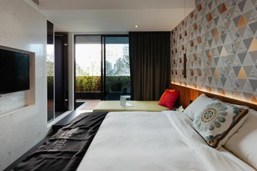 Central District Hotel | Comfortable Stay at CHECK inn Taichung Zhongshan
