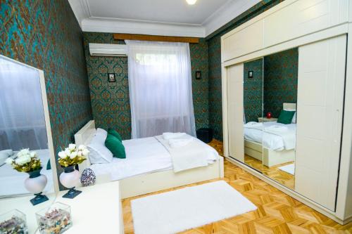 Chugureti Apartment | Discover Check Inn Tbilisi: Guest Rated 9.9/10 Stay