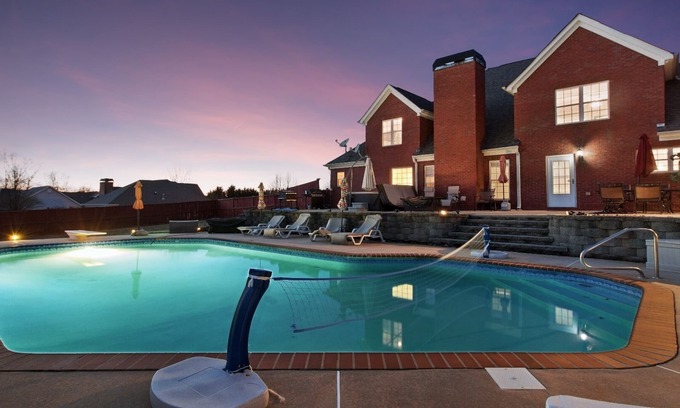 McDonough House | Discover Our Exciting Weekday Specials for Memorable Stays
