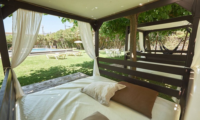 L'Estartit Hotel | Discover Checkin Flamingo: Family-Friendly Getaway Awaits