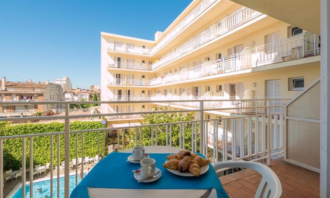 Pineda de Mar Hotel | Experience Ocean Views at Checkin Pineda Hotel