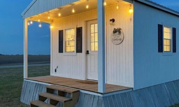 Taylor Other | Delightful 1-Bedroom Farm Getaway with Kitchen & Breakfast