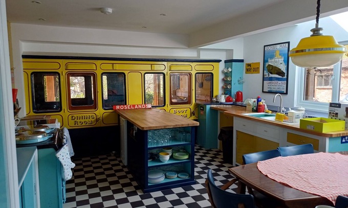 Portesham Cottage | Charming 1960s Cottage Near Jurassic Coast with Spa & Hot Tub