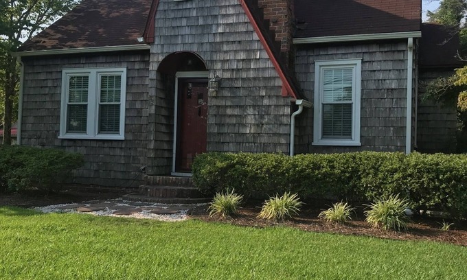 Edenton Cottage | Inviting 2 Bedroom Cottage with Ocean View on the Inner Banks