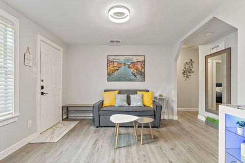 Cedar Crest Apartment | Pet-Friendly 2BR Retreat Just Minutes from Downtown