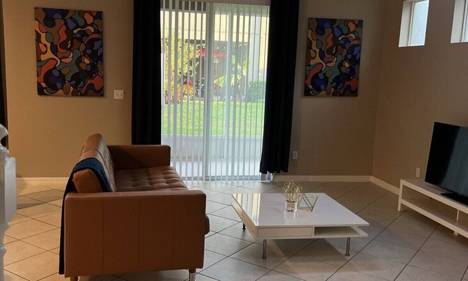 Ocoee House | Sunny 3-Bedroom Townhouse with Pool in Ocoee, FL
