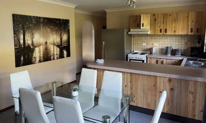 South Grafton House | Cheerful 3 bedroom home with lock up parking