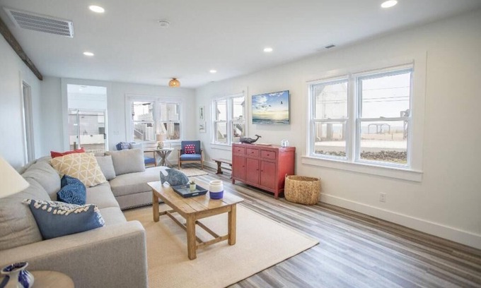 Yalesville Cottage | Cozy 3-Bedroom Cottage with Private Beach Access