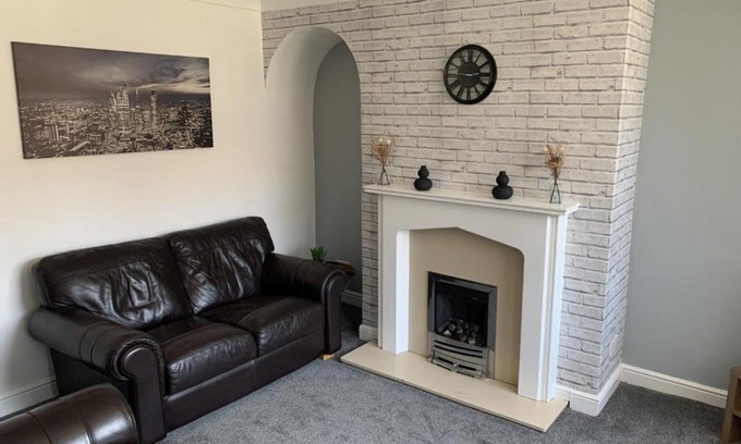 Leeds House | Bright and Inviting 3 Bedroom Townhouse - Perfect for Families
