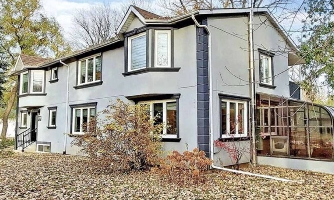 Innisfil Cottage | Delightful 4 Bedroom Cottage by Lake Simcoe - Family Friendly
