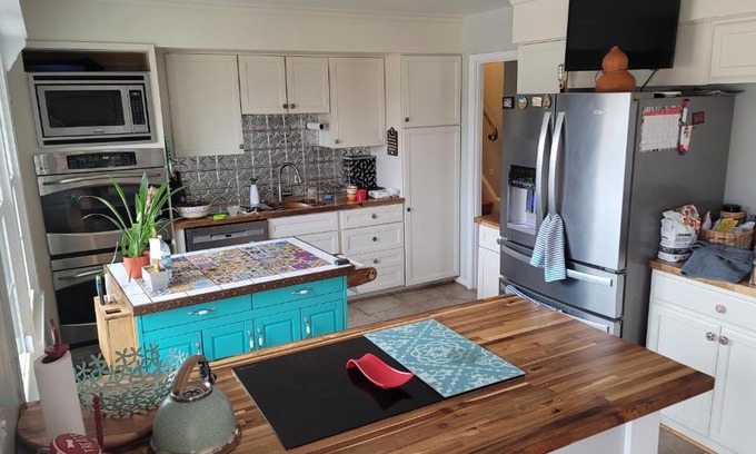 Woodbridge House | Bright 4-Bedroom Retreat with Pet and Child-Friendly Yard