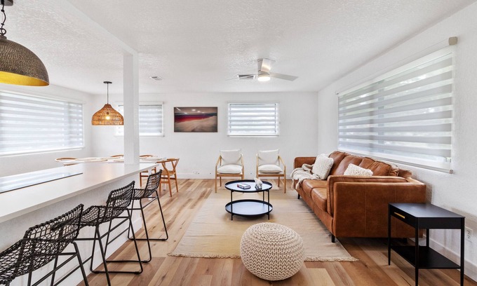 Orlando House | Bright 4-Bedroom Pool Home Steps from Universal Studios