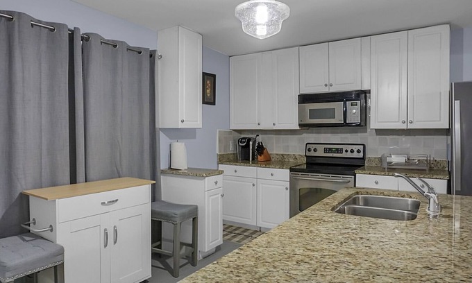 Goose Creek House | Inviting 4 Bedroom House with Child-Friendly Amenities