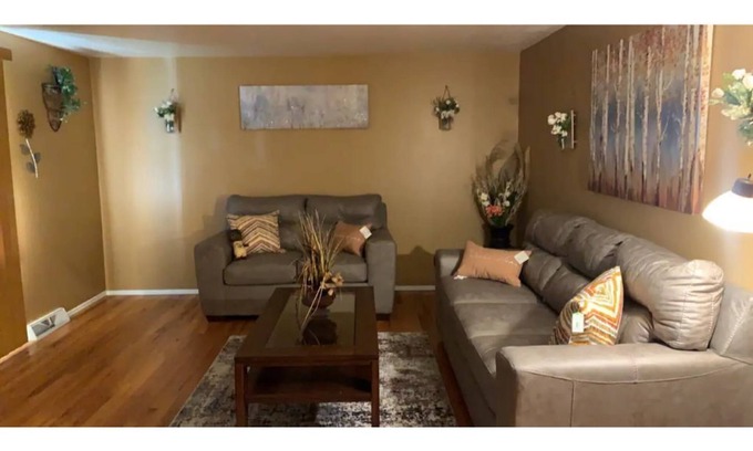 Trotwood House | Bright 4BR "Ravishing Ranch" - Guest Rated: 9.6/10!