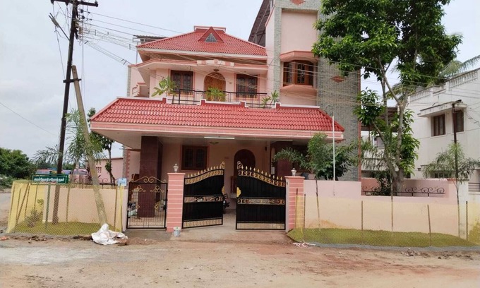 Coimbatore Villa | Welcoming 5-Bedroom Villa in Thudiyalur with Mountain Views