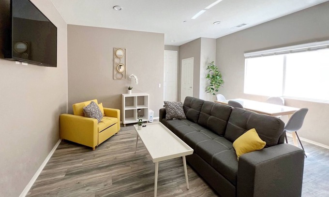 Glen Avon House | Cozy One-Bedroom Retreat with Family-Friendly Amenities