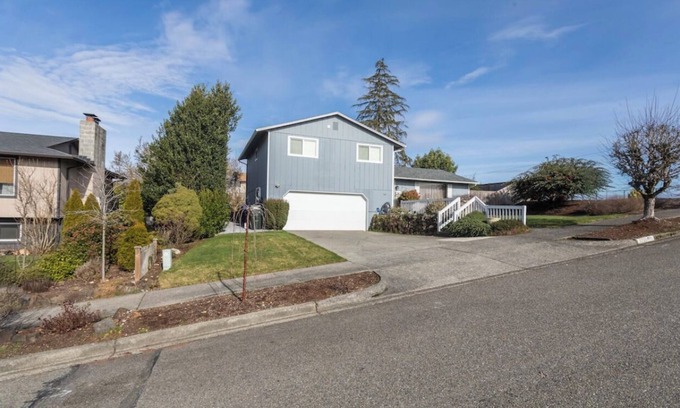 West End House | Bright Family Home with Pet-Friendly Backyard in North Tacoma