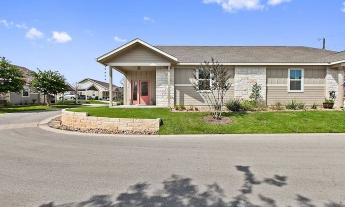 Dripping Springs House | Cheerful & Bright 2 Bedroom Relocation Rental