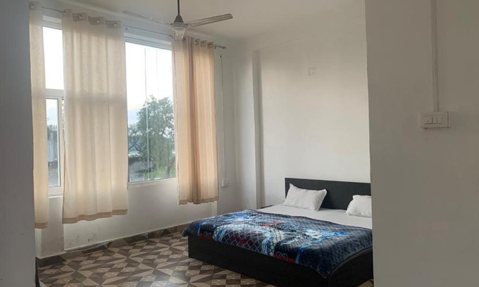 Haridwar House | Bright Cottage for 30+ Guests - Pet and Child Friendly Stay