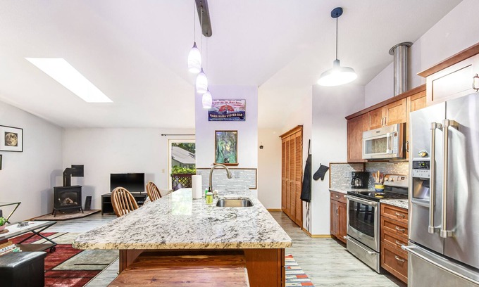 Burley House | Cheerful, Dog-Friendly Home with Shared Hot Tub and Pool, Full Kitchen, & Deck