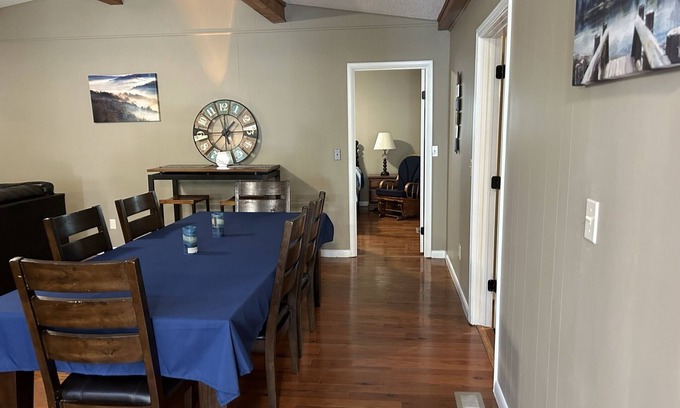 Fairfield Bay House | Delightful Home Near Fairfield Bay Marina with Pool & Views