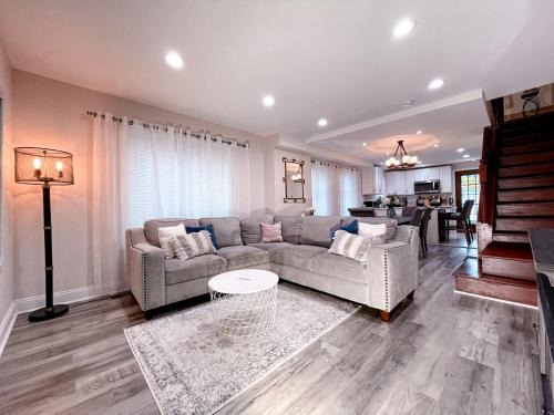 Foxcroft Square House | Modern Home with Walkout Deck & Family-Friendly Amenities