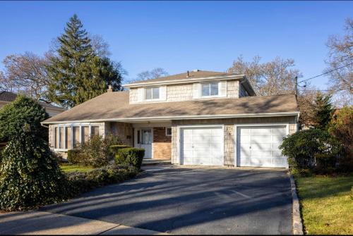 West Hempstead Apartment | Cozy Studio Escape by Lake State Park with Ocean Views