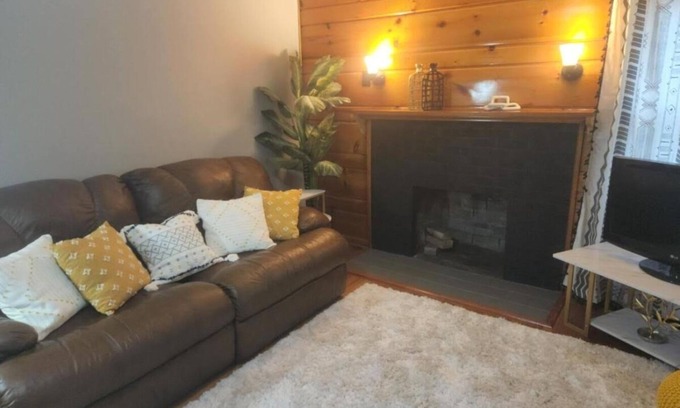 Flint House | Inviting Two-Bedroom Retreat with Large Serene Backyard