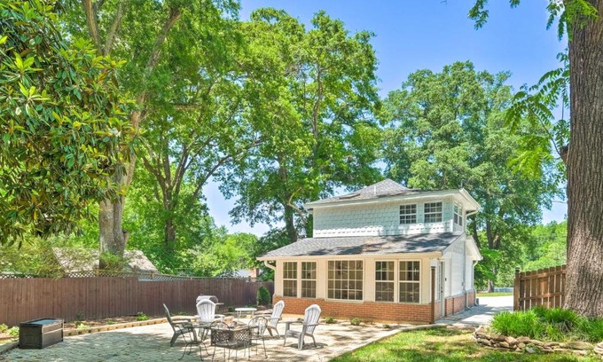 Marietta House | Delightful Cottage with Yard Near Marietta Square