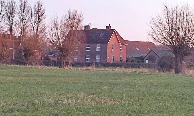 Britford House | Pet-Friendly Cheesehouse with Seven En Suite Bedrooms