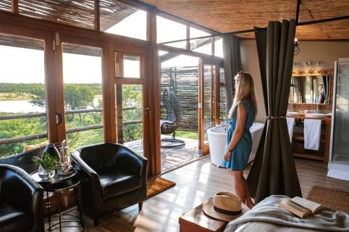 Ladysmith Cabin | Discover Cheetah Ridge Lodge: 4-Star Family-Friendly Retreat