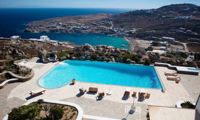 Plintri Villa | Indulge in Chef-Inclusive Stay at Paradiso Villa