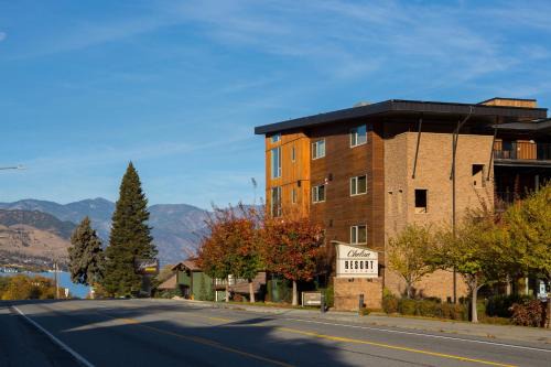 Chelan Apartment | Relaxing Chelan Resort Suites with Pool and Hot Tub Access