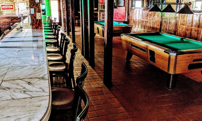 Atlantic City Hotel | Discover Chelsea Pub & Inn: Rated 8.6 with Pool & Dining