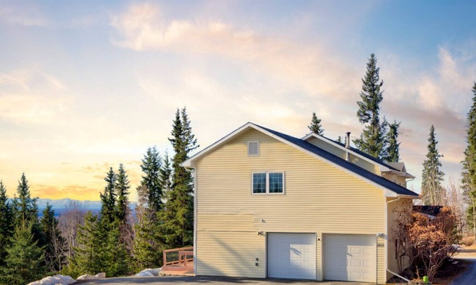 Fairbanks House | Chena Ridge Grand Estate 7b4b w/Breathtaking Views