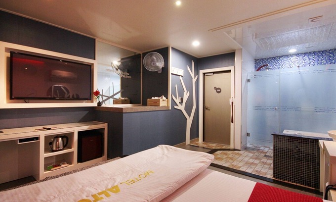 Cheongdo Hotel | Eco-Friendly Retreat at Cheongdo Alto with Hot Tub & Breakfast
