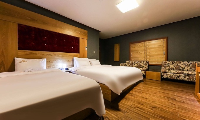 Chungcheongbuk-do Hotel | Eco-Friendly Stay at Cheongju Chojeongyaksu S - 10/10 Rated