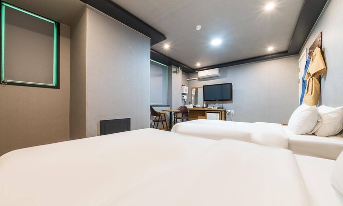 Cheongju Hotel | Eco-Friendly Comfort at Cheongju Crystal - Guest Rated 10/10