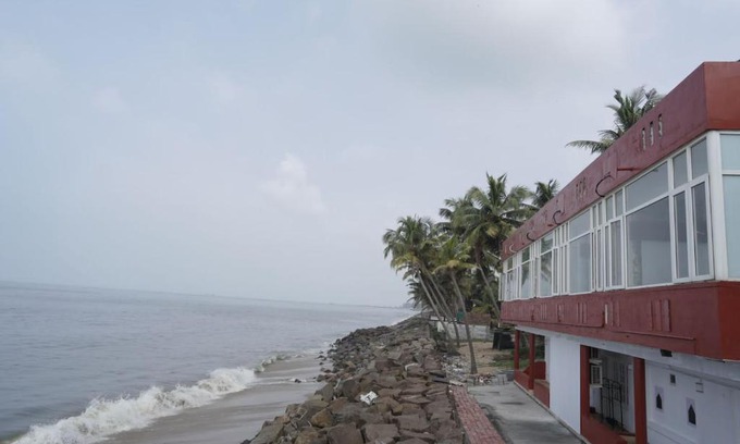 Kuzhuppilly Hotel | Beautiful Cherai Blue View Beach Resort with Family Amenities