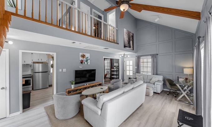 College Station House | Cherry: 300 Steps to Northgate