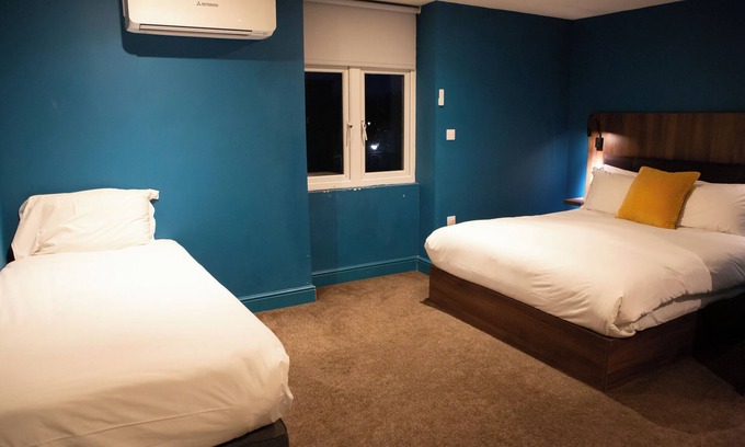 Mile End Hotel | Relaxing Cherry Bar Rooms: Pool, Restaurant & Family-Friendly