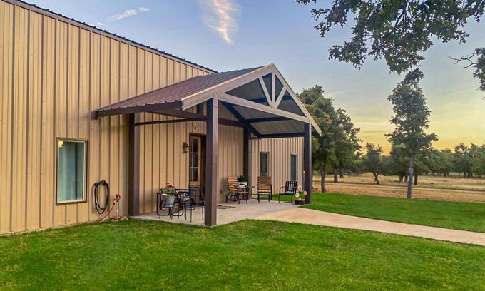 Fredericksburg House | Experience Cherry Mountain Manor: Pet-Friendly Retreat