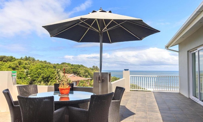 Kentani House | Top-Rated Family Retreat: Cherry on Top Awaits You