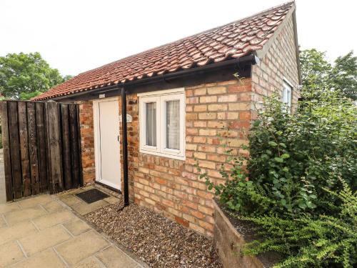 Louth House | Pet-Friendly Retreat at Cherry Pips - Rated 9/10 by Guests