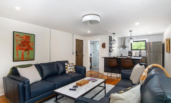 Black Mountain Apartment | Pet-Friendly Cherry Street Loft in Downtown Black Mountain