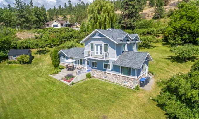 Okanagan-Similkameen Cottage | Explore Cherry View Cottage: Pet-Friendly with Top Ratings
