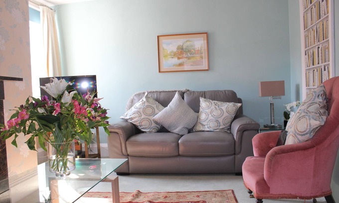 Dartmouth House | Guest Rated 10/10: Cherubs Nest with Oceanfront Views