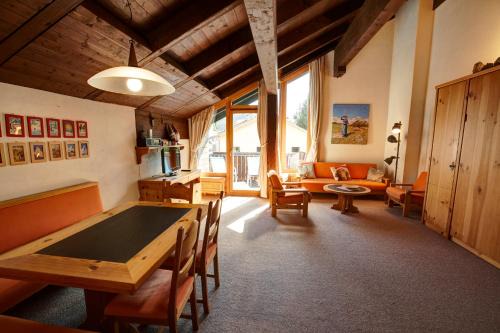 Silvaplana Apartment | Pet-Friendly Getaway at Chesa Munteratsch - 4-Star Comfort