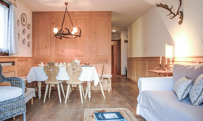 Celerina-Schlarigna Apartment | Pet-Friendly Chesa Tschierv II with Lake View & Spa
